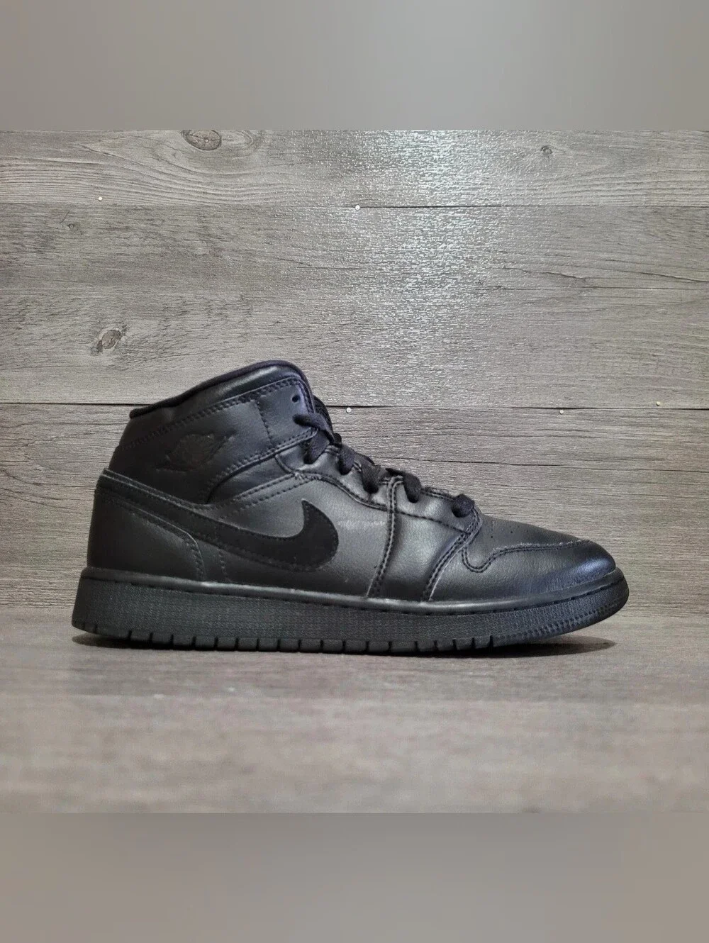 Air Jordan 1 Mid Deep Black 554725-090 Size 7y Shoes Youth